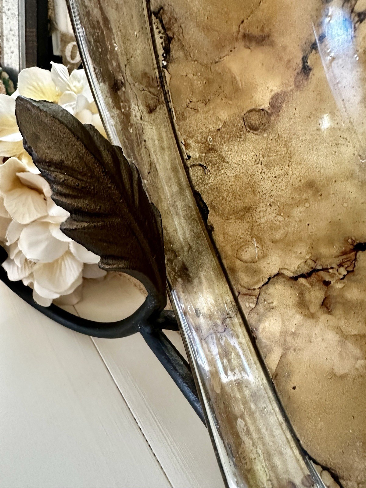 Large Gold/Mottled Brown Decorative Glass Charger Plate with Ornate Metal Stand
