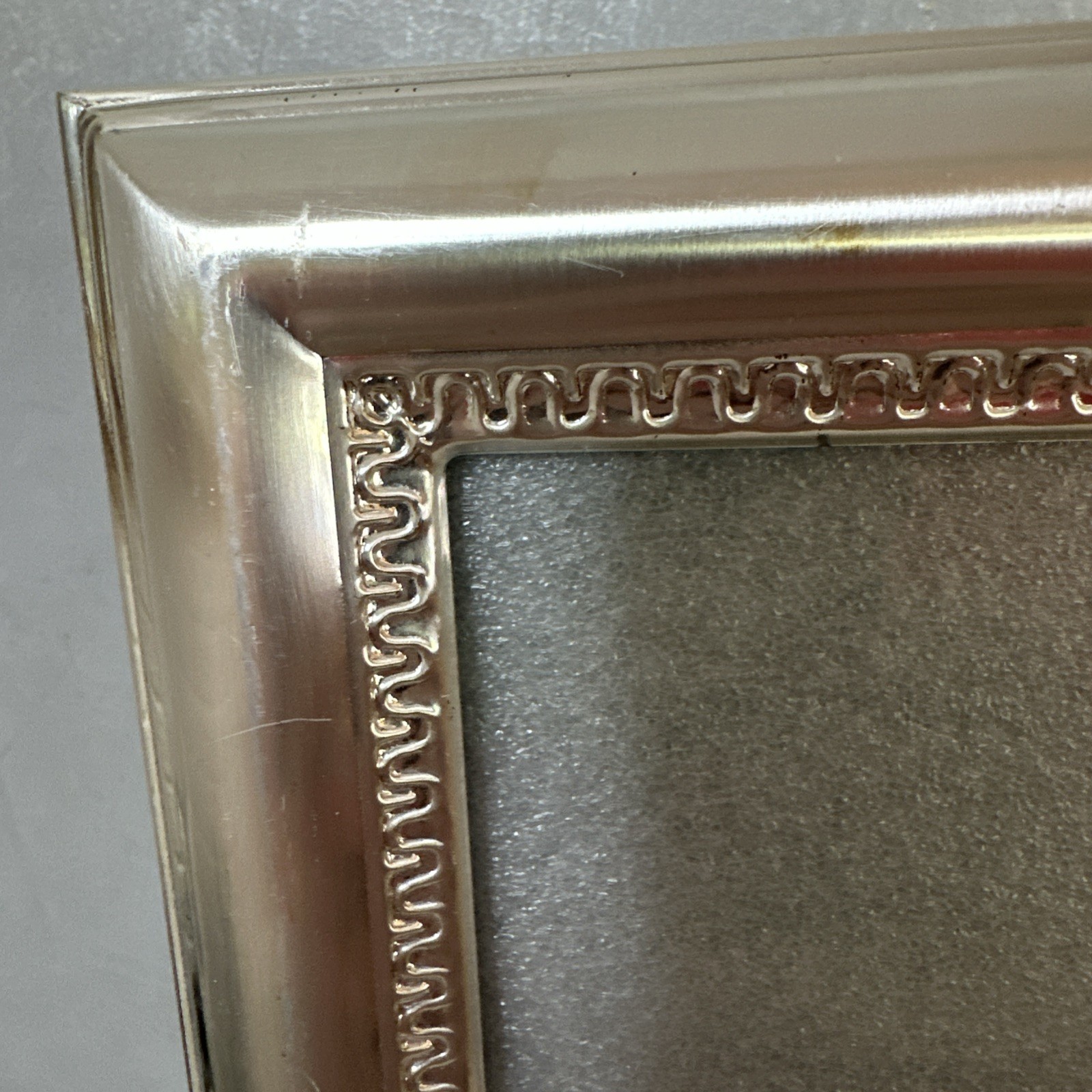 Silver METAL BORDERED PICTURE FRAME Holds 8×10 Photo