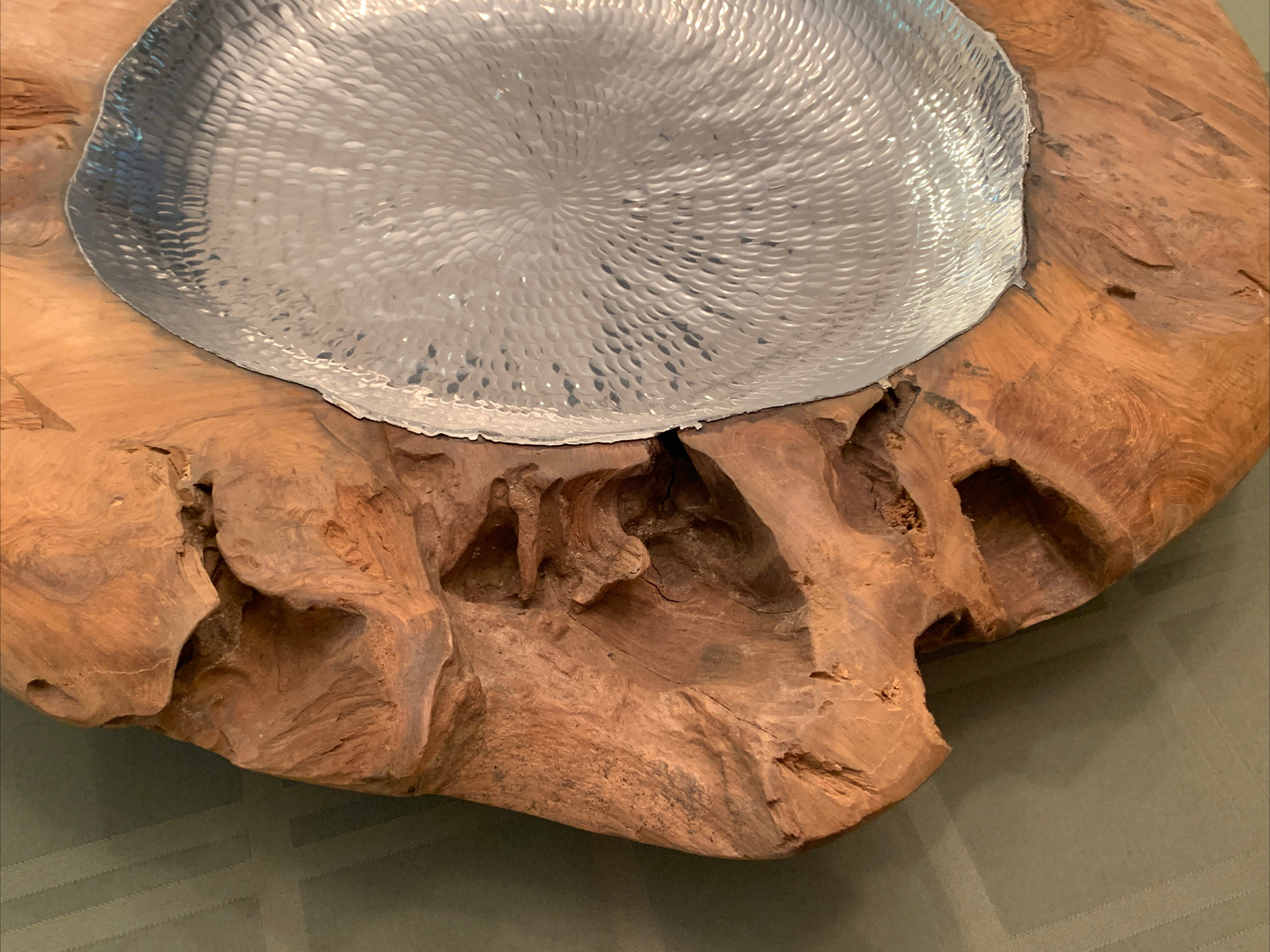 19″ Custom Made Natural Wood With Aluminum Centerpiece Bowl by Dimond Home MINT!