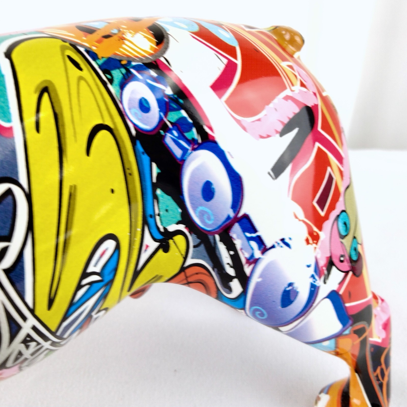 Pop Art English Bulldog Graffiti Style Resin Statue Decoration Pop Art Hydro Dip