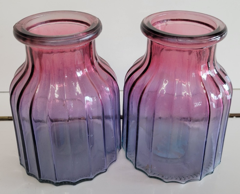2 GREENBRIER INTL GLASS VASES BLUE BOTTOM RASPBERRY PINK TOP 6 INCHES