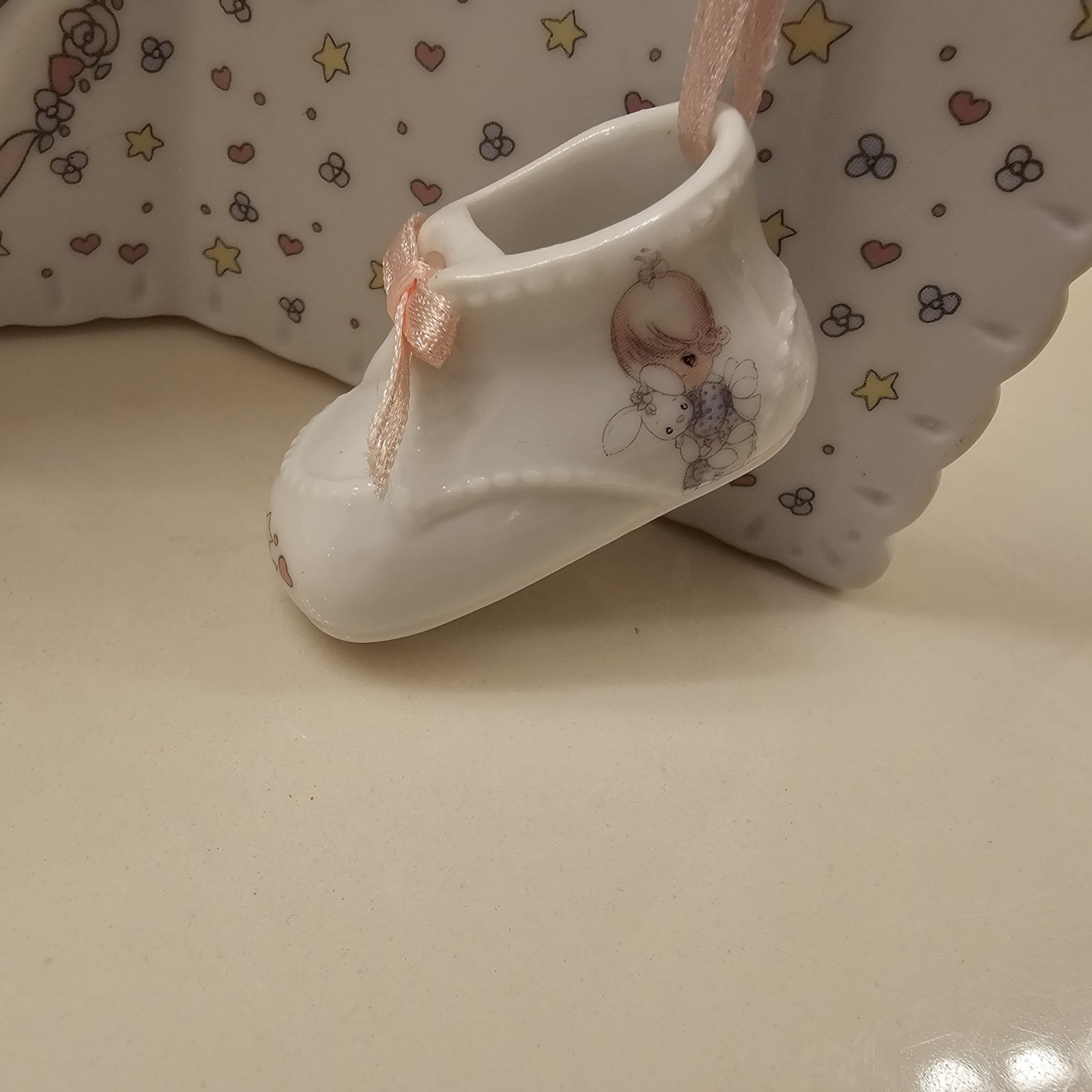 Enesco Precious Moments Baby Shoe Unisex Keepsake Picture Frame Jesus Loves Me