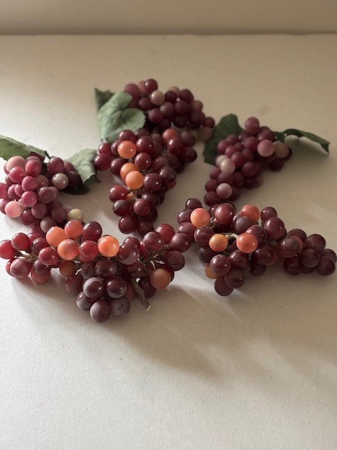 Rubber Grapes Vintage Reddish Purple Realistic 7-8″ length Lot of 6