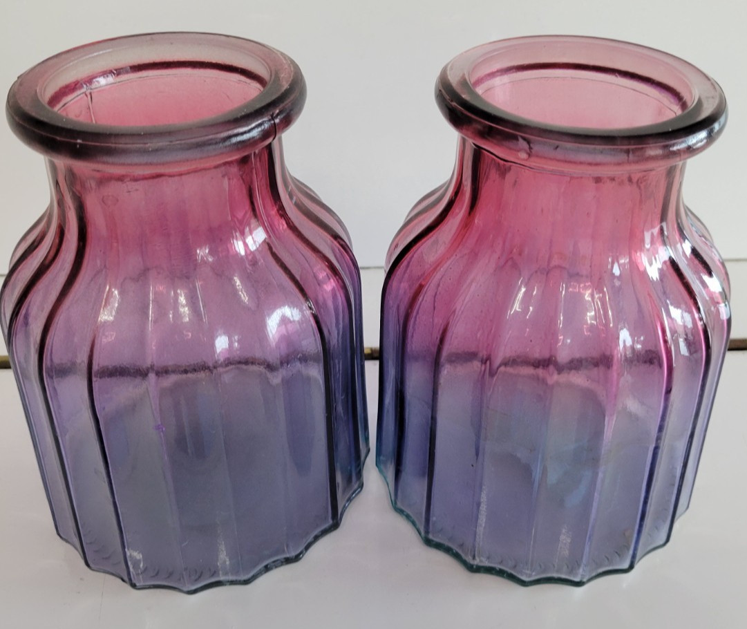 2 GREENBRIER INTL GLASS VASES BLUE BOTTOM RASPBERRY PINK TOP 6 INCHES