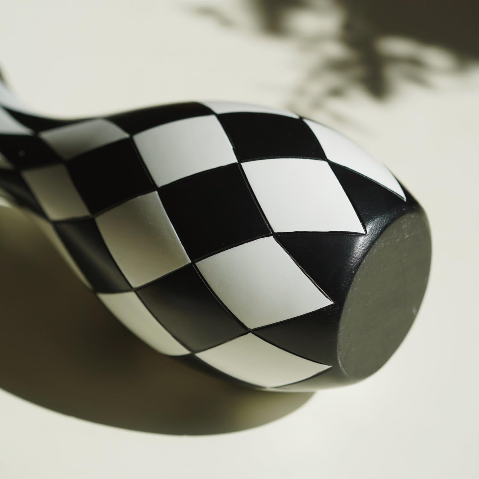 Modern Black and White Checkered Flower Vase – Stylish Decorative Vase | Table