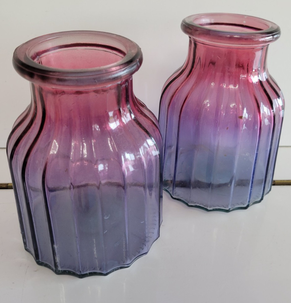 2 GREENBRIER INTL GLASS VASES BLUE BOTTOM RASPBERRY PINK TOP 6 INCHES