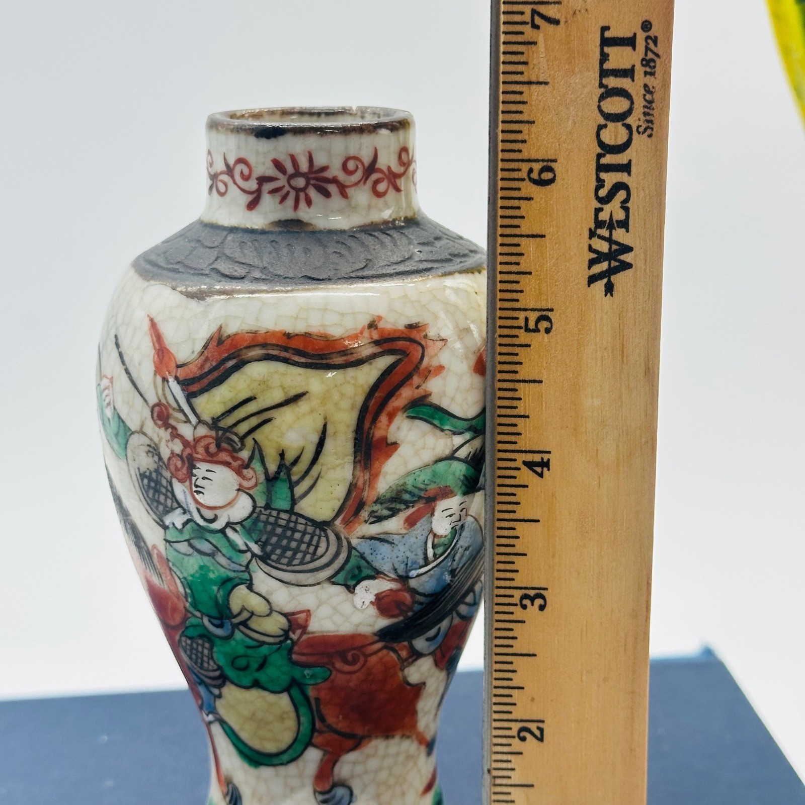 Vintage or Antique Chinese Nanking Crackle Glaze Vase Warrior Battle Scene 6.25″