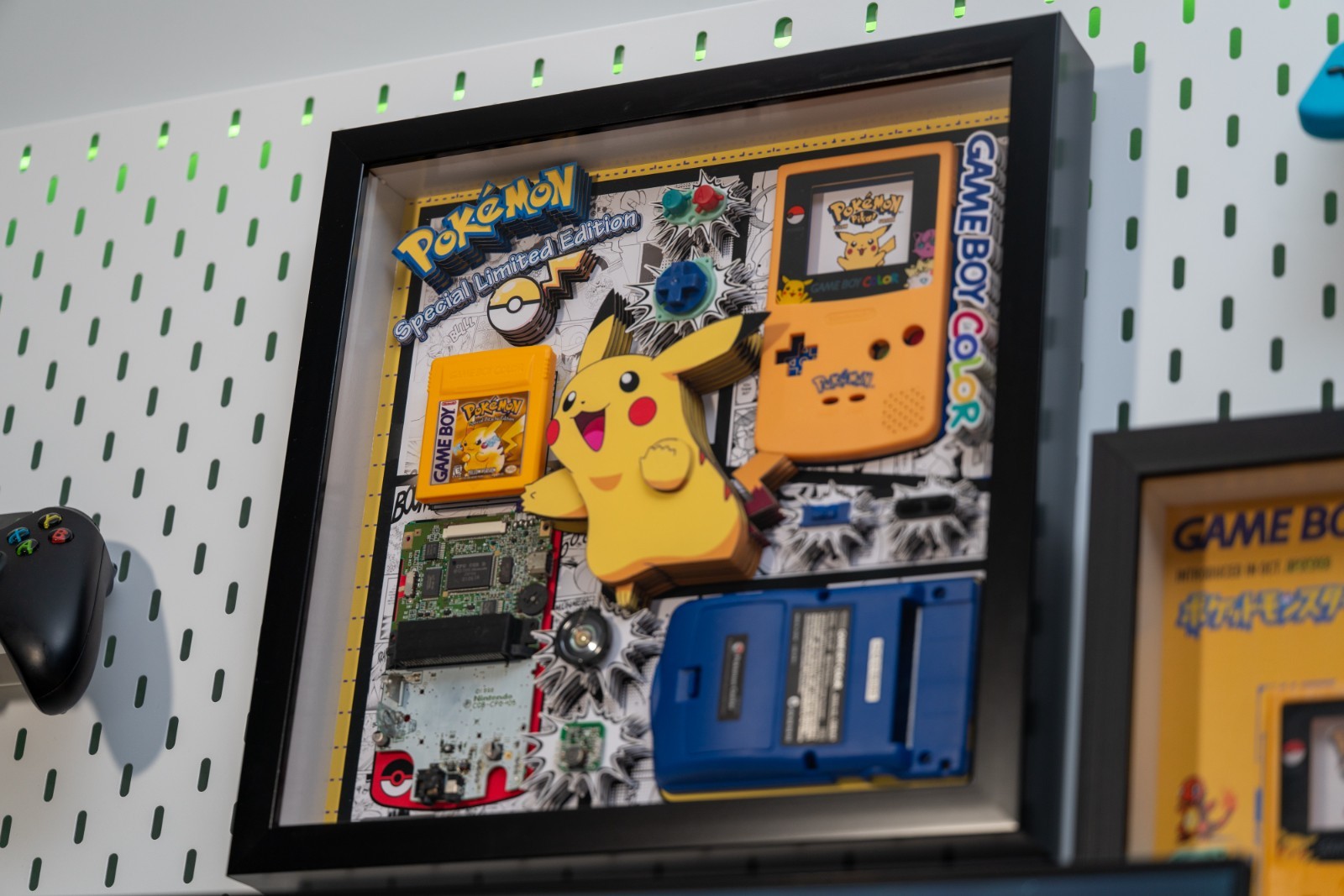 Framed Pikachu Gameboy Color 3D effect Disassembled,Wall Decor,Teardown Art