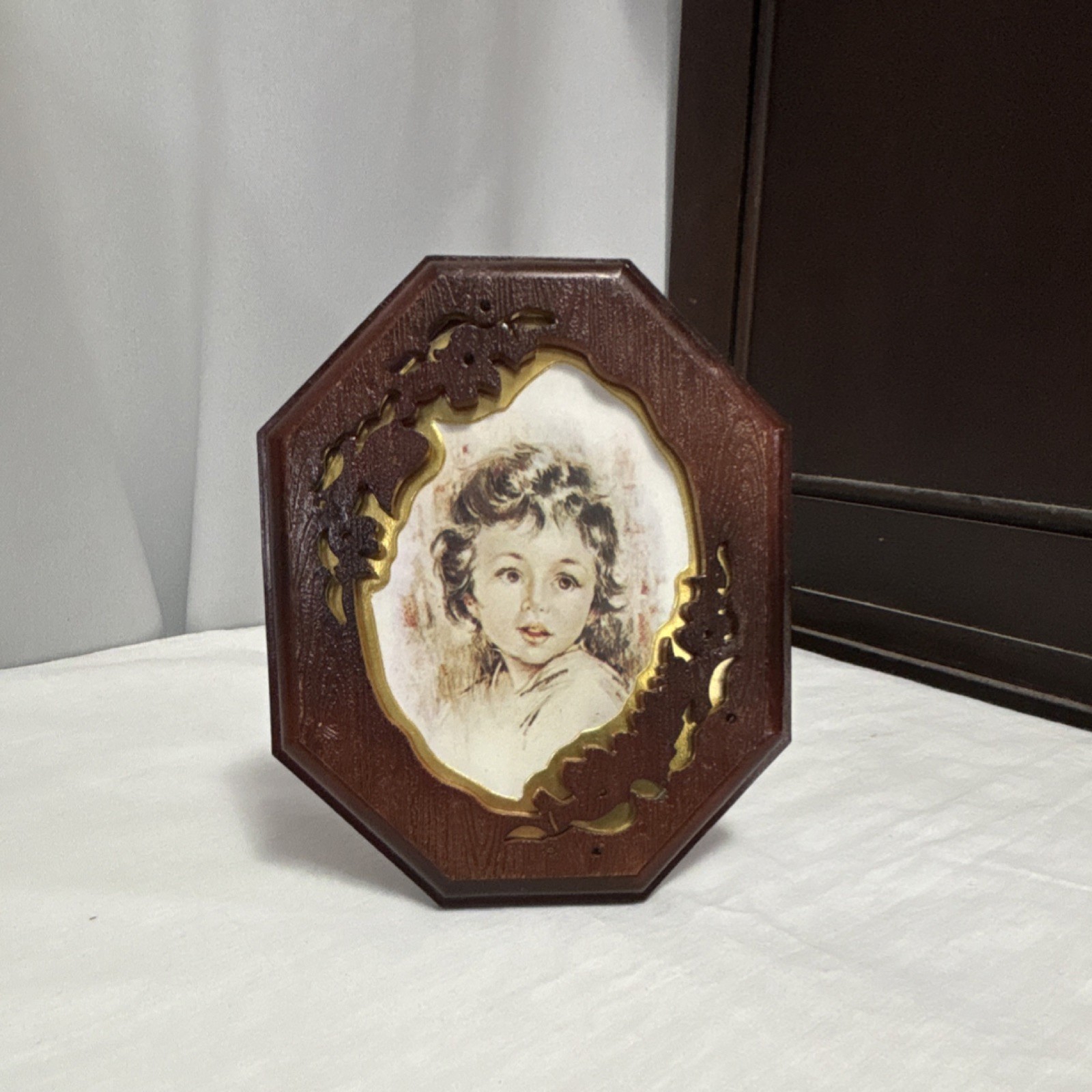 Antique Style Octagonal Brown Photo Frame, Wood Grain, Freestanding, 5×4 in