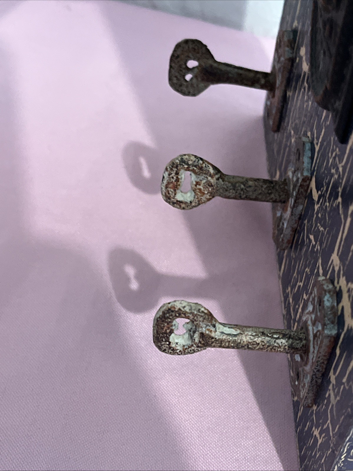 Vintage Style Antique Door Knob & Key Mounted Wooden Key Holder Holds Your Keys