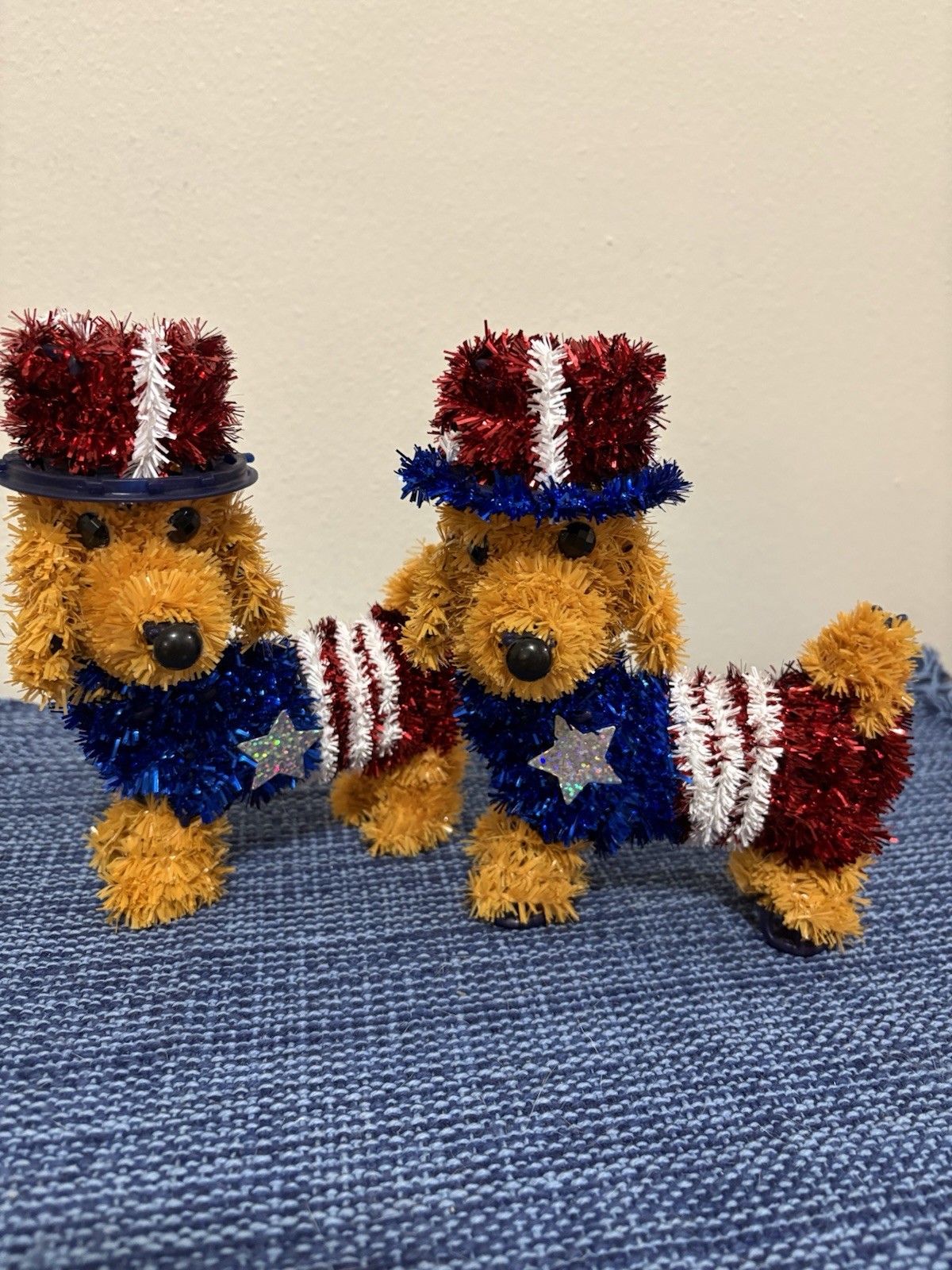These Cute All American Dogs To Display In Home . Very Cute! New. 4×5 Inches