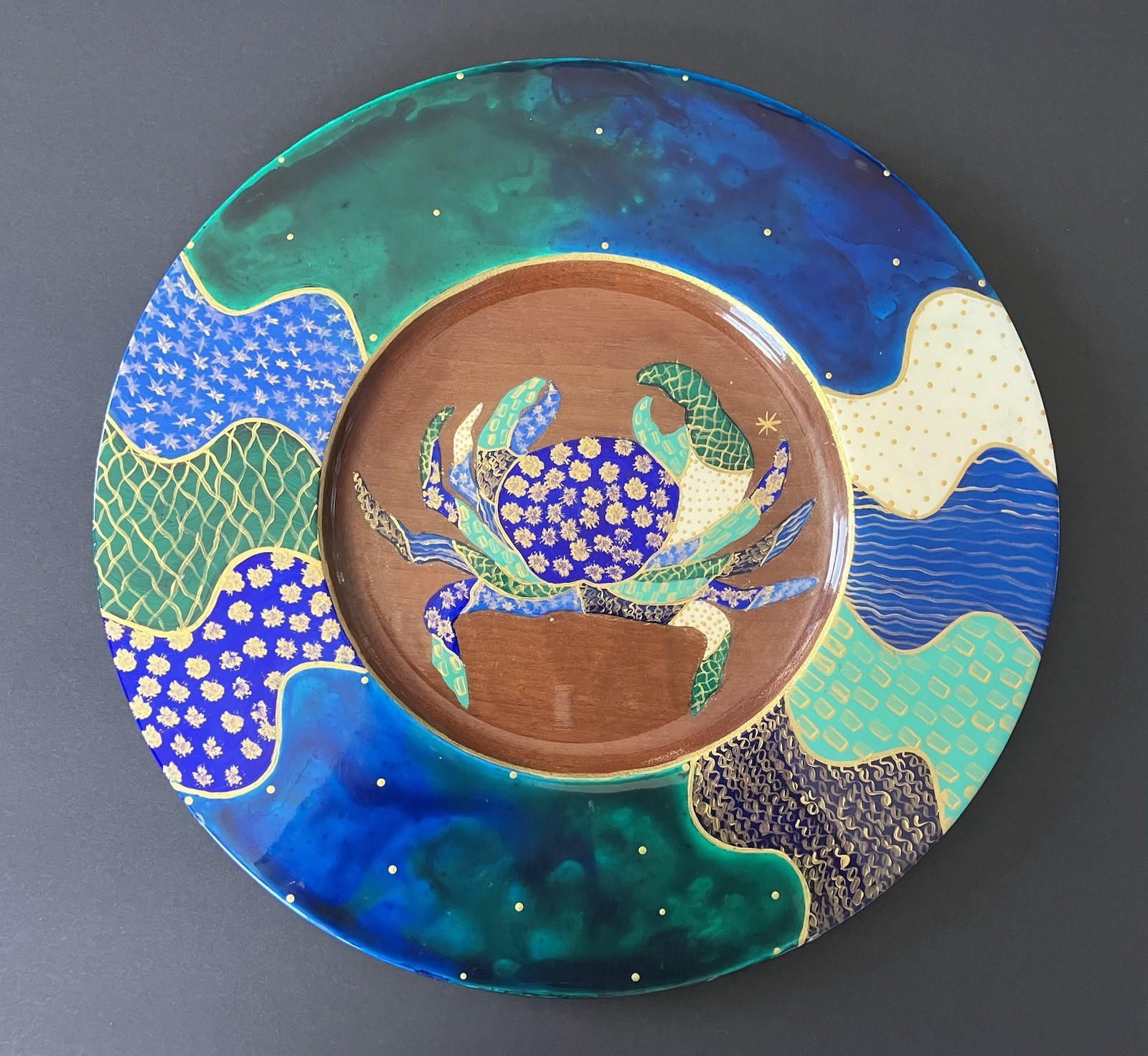 Bibi Leon Hand Crafted Painted Crab Mahogany Wood Charger Plate Tray Signed