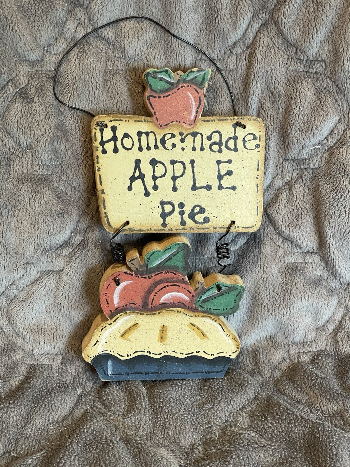 Vintage “Homemade Pie” Hanging Country Decor 6 1/4” Length