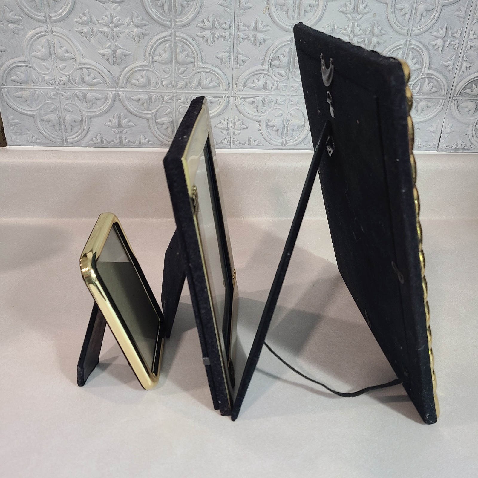 Set Of 3 Brass Picture Frames Standing Textured & Smooth Lg Med Sm Velvet Backs