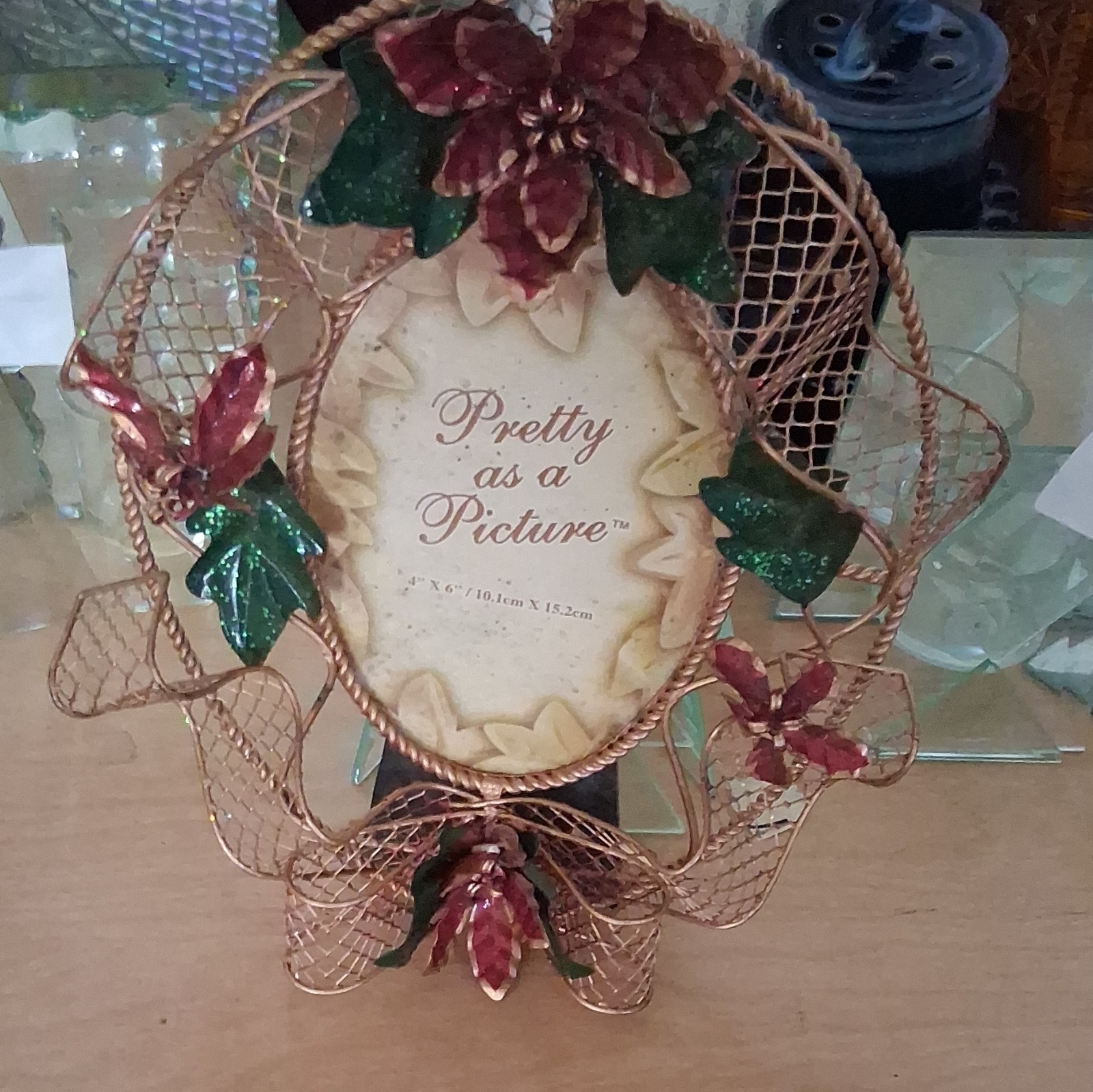 Pretty as a Picture 4×6 Oval Metal Floral Ornate Freestanding Photo Frame