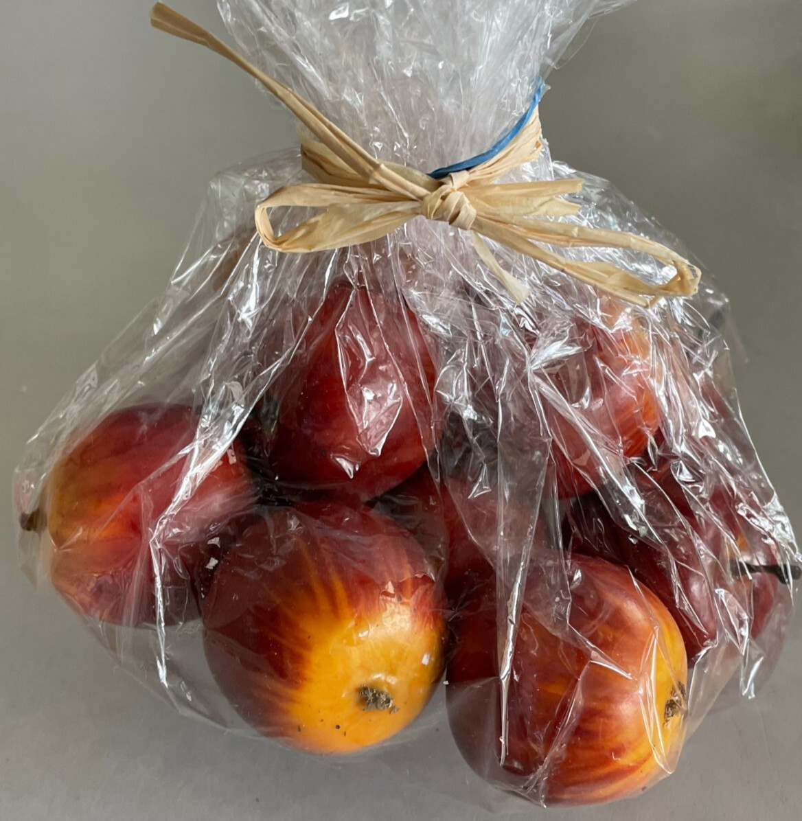 Lot of 12 NEW Small Lightweight Realistic Faux Red Apples Fake Fruit 1.5″ x 1.5″