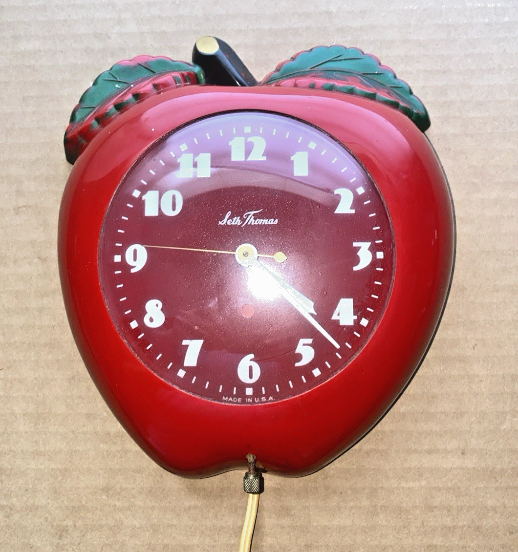 SETH THOMAS NOVELTY RED APPLE KITCHEN WALL CLOCK #E898 VGC WORKS VINTAGE