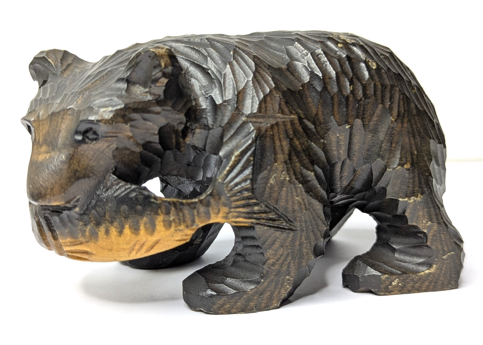 Small Vintage Japanese Hokkaido Ainu Bear with Salmon Handcarved Wood (H) 8cm