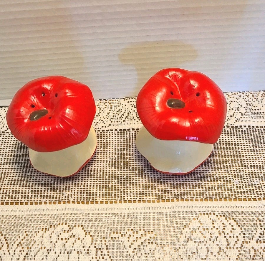 Apple Decor Lot Kitchen Mini Basket Wood & Wax Apples S & P Shakers, Dish Towel