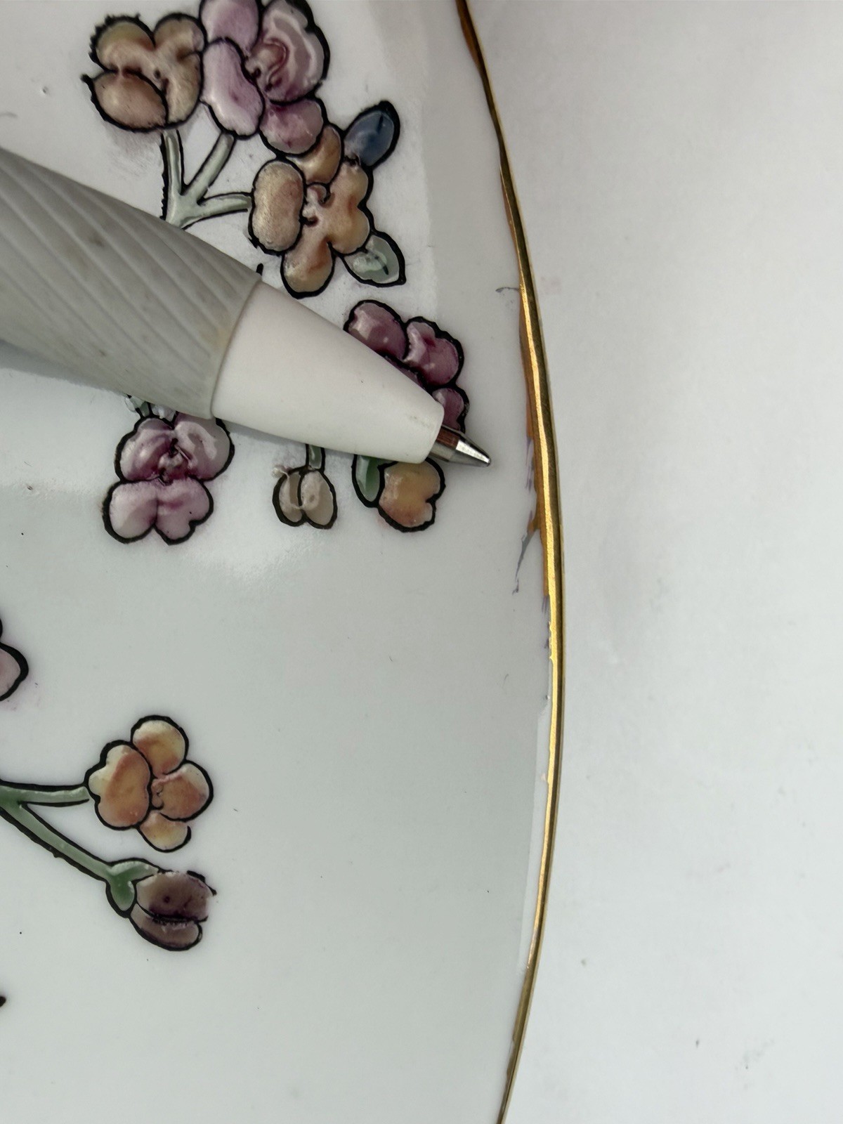 Vtg. Chinese Canton Style Porcelain Rose Floral Decorative Plate 10-1/2 in.