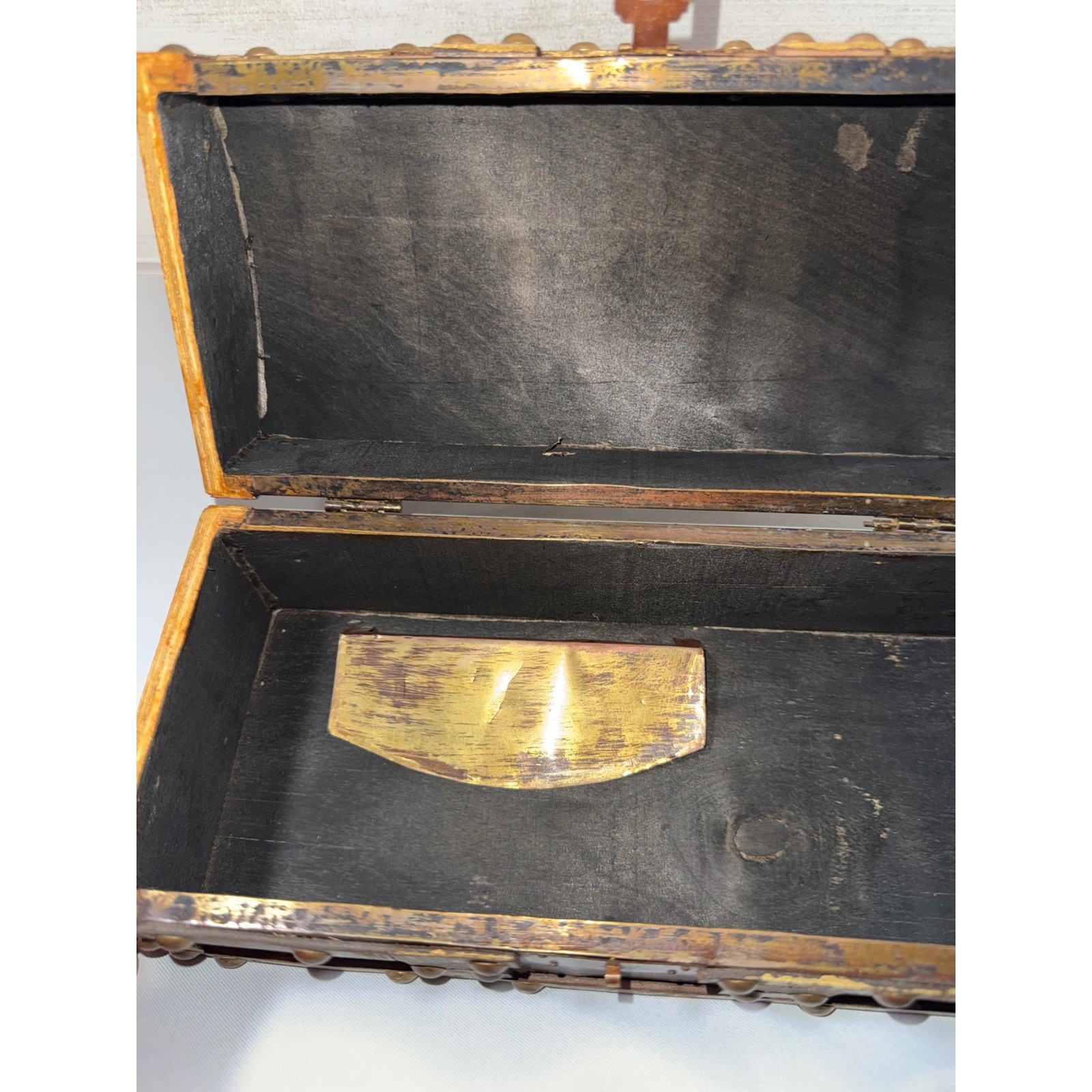 Vintage Style Wood Pirate Treasure Chest Decorative Trunk Gold Studded Brown 8in