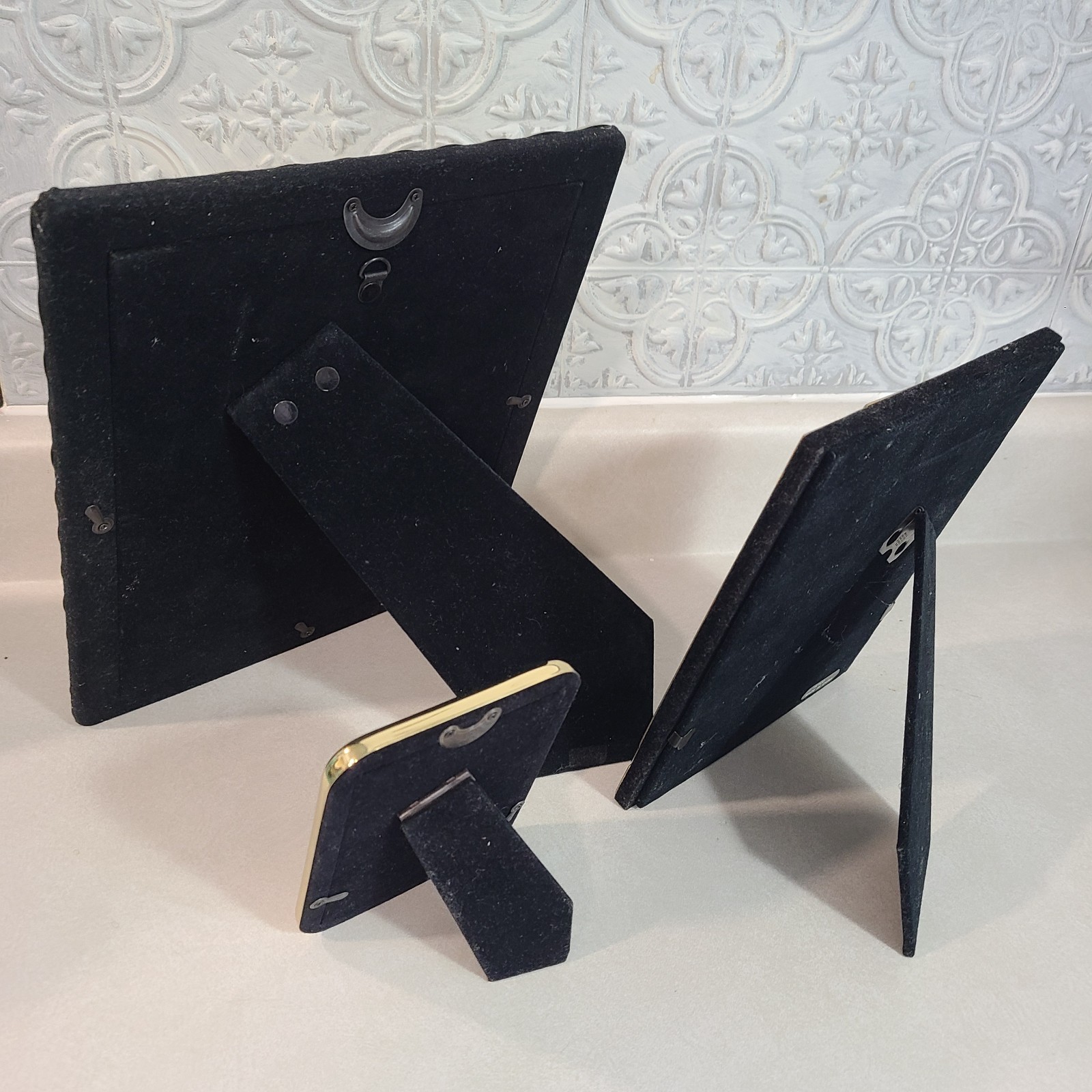 Set Of 3 Brass Picture Frames Standing Textured & Smooth Lg Med Sm Velvet Backs