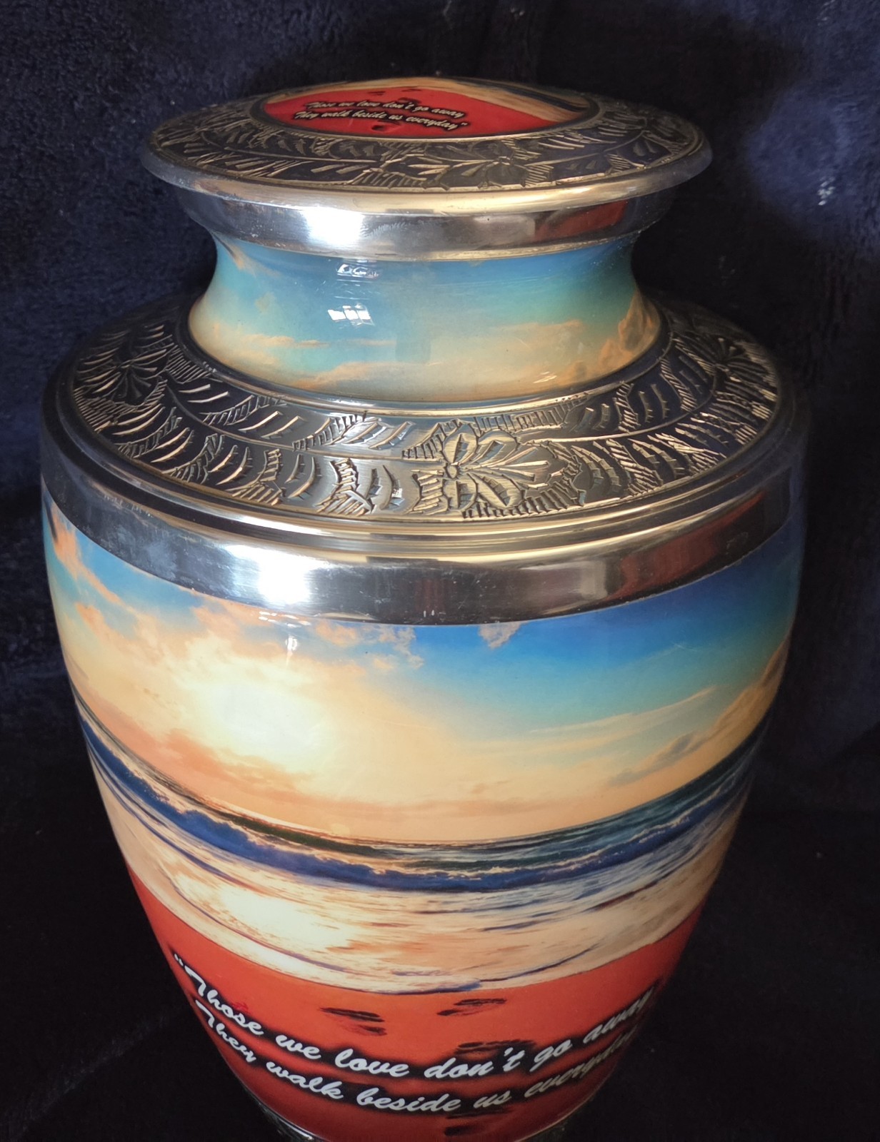 Footprints in The Sand Urn for Human Ashes – Large Cremation Urn for Adults