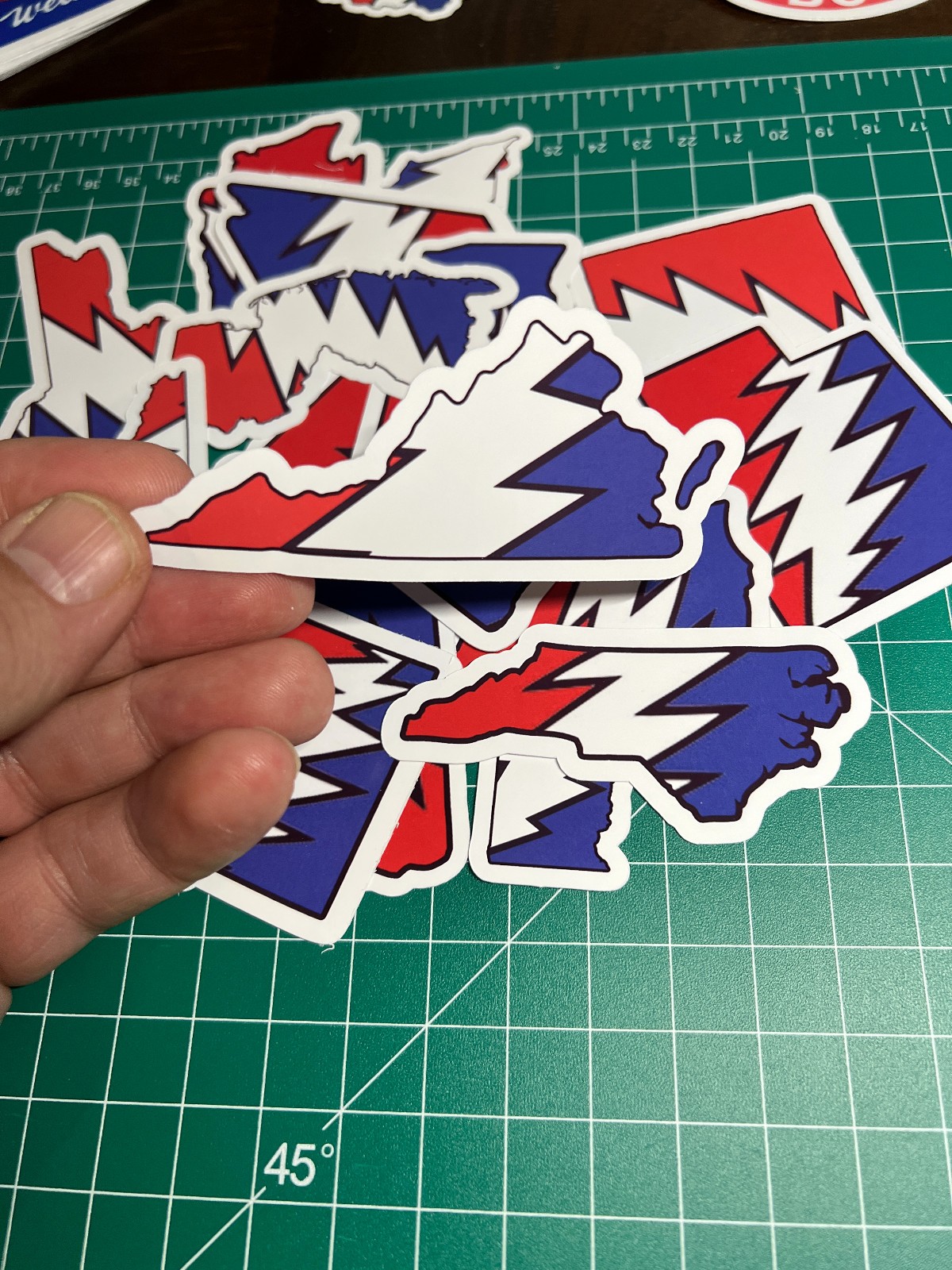 Virginia Stealie – Grateful Dead – Laminated Vinyl Sticker 1.5″x3″